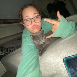 Meet your Posher, Carissa